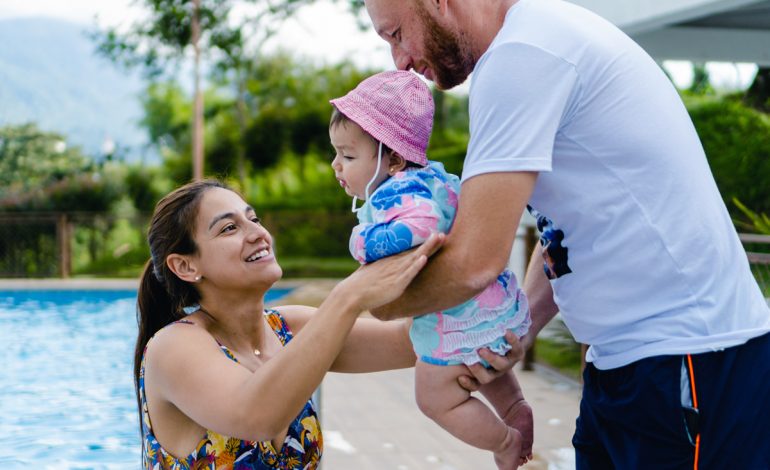 Quando levar o bebê para a praia ou piscina?